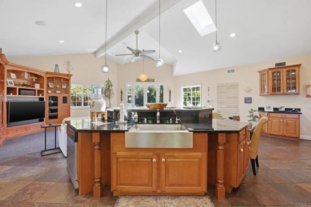 1156 Via Camellia, San Marcos, CA 92069