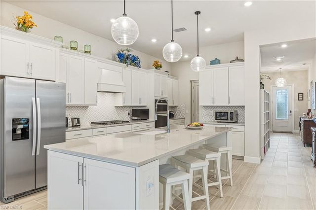 6956 Chapel Creek LN, North Fort Myers, FL 33917