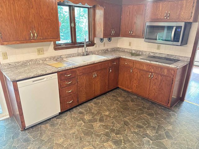 3841 W Bass Creek Road, Beloit, WI 53511