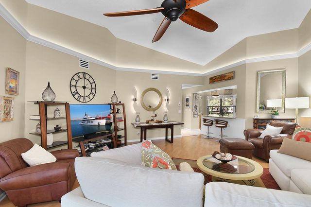 6040 SE Martinique Drive, Stuart, FL 34997