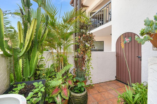 6040 SE Martinique Drive, Stuart, FL 34997