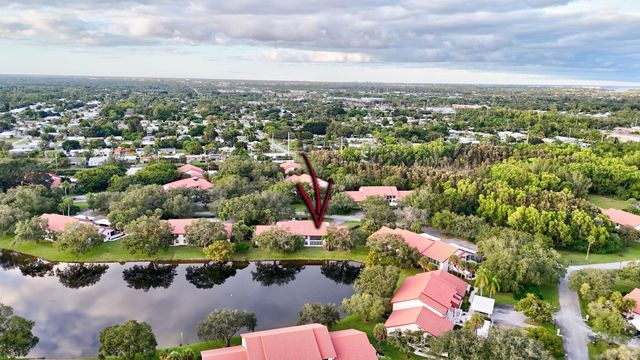 6040 SE Martinique Drive, Stuart, FL 34997