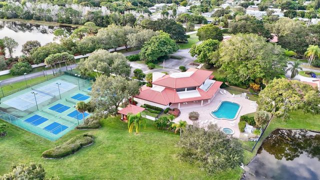 6040 SE Martinique Drive, Stuart, FL 34997