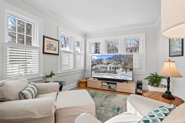 1076 Shabbona DRIVE, Fontana, WI 53125