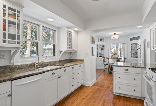 1076 Shabbona DRIVE, Fontana, WI 53125