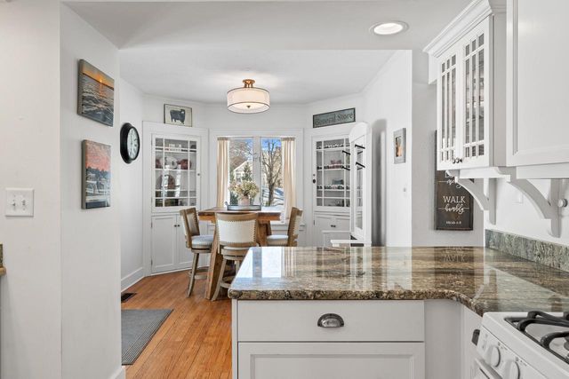 1076 Shabbona DRIVE, Fontana, WI 53125