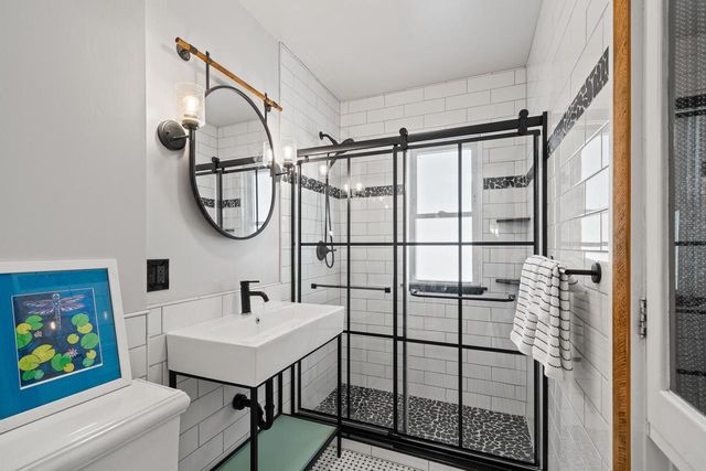 1076 Shabbona DRIVE, Fontana, WI 53125