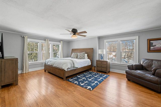 1076 Shabbona DRIVE, Fontana, WI 53125