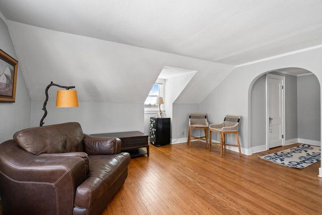 1076 Shabbona DRIVE, Fontana, WI 53125