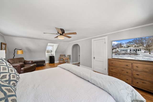 1076 Shabbona DRIVE, Fontana, WI 53125