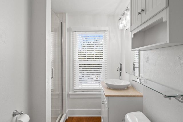 1076 Shabbona DRIVE, Fontana, WI 53125