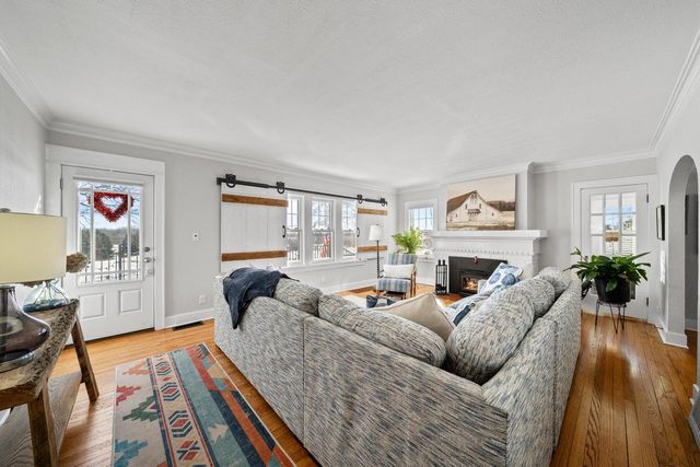 1076 Shabbona DRIVE, Fontana, WI 53125