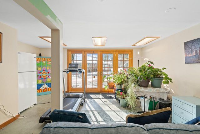 1076 Shabbona DRIVE, Fontana, WI 53125