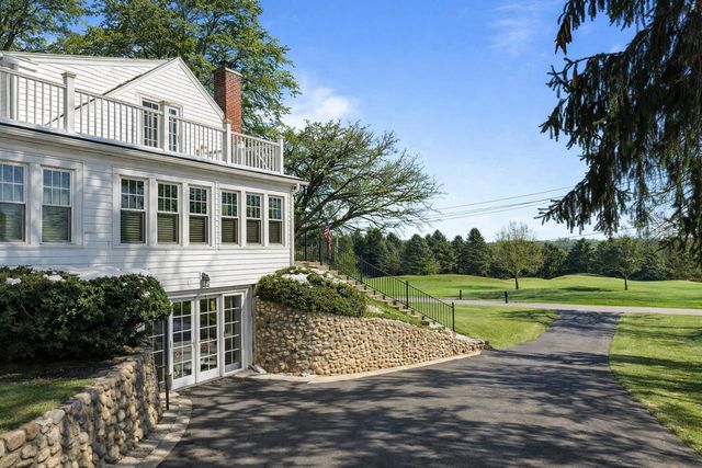 1076 Shabbona DRIVE, Fontana, WI 53125