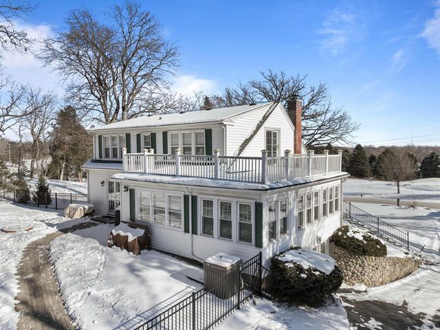 1076 Shabbona DRIVE, Fontana, WI 53125