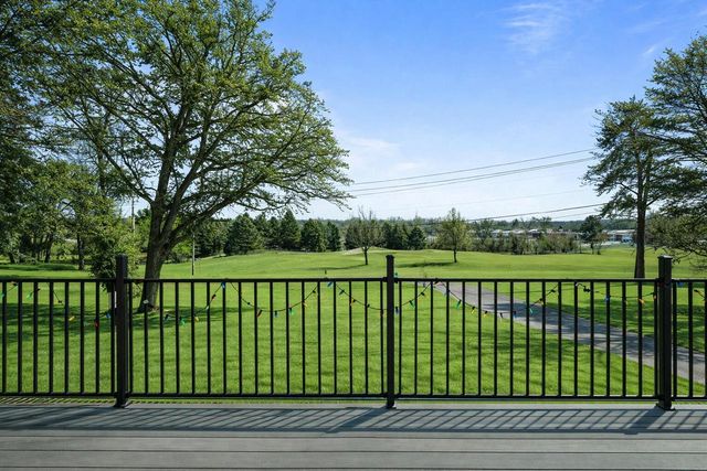 1076 Shabbona DRIVE, Fontana, WI 53125