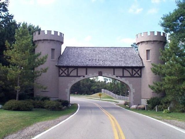 1076 Shabbona DRIVE, Fontana, WI 53125