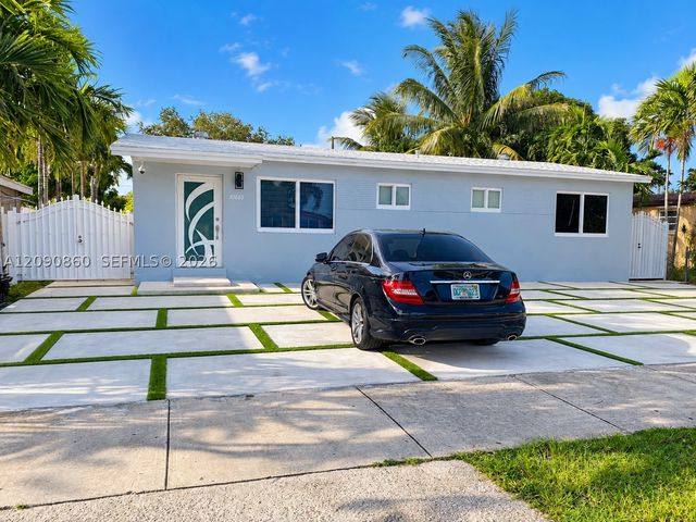 10665 SW 6 St, Miami, FL 33174