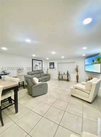 10665 SW 6 St, Miami, FL 33174