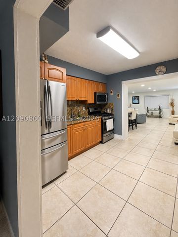 10665 SW 6 St, Miami, FL 33174