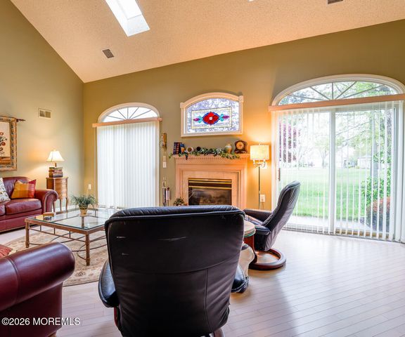 1 Leeds Lane, Jamesburg, NJ 08831
