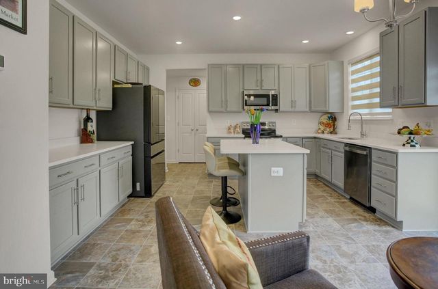 158 PLEASANT WATERS RD, Greencastle, PA 17225