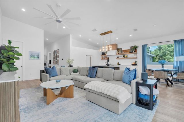 5451 2ND AVENUE S, St Petersburg, FL 33707
