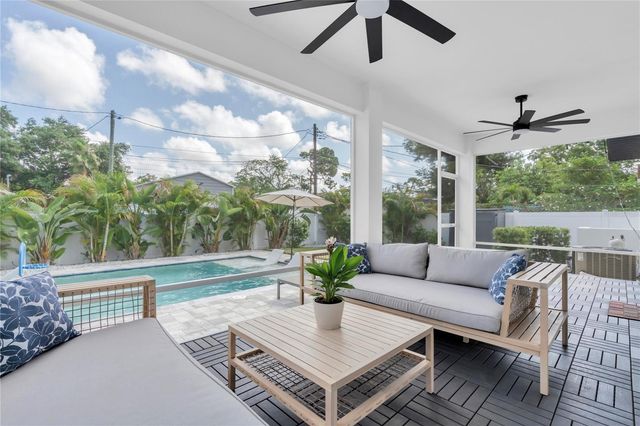 5451 2ND AVENUE S, St Petersburg, FL 33707