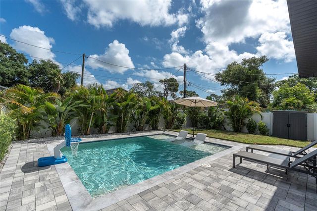 5451 2ND AVENUE S, St Petersburg, FL 33707