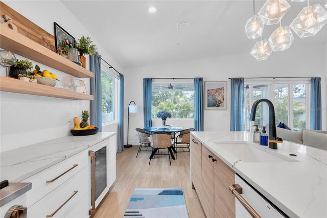 5451 2ND AVENUE S, St Petersburg, FL 33707