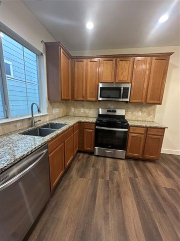 1011 Brodie ST 15, Austin, TX 78704