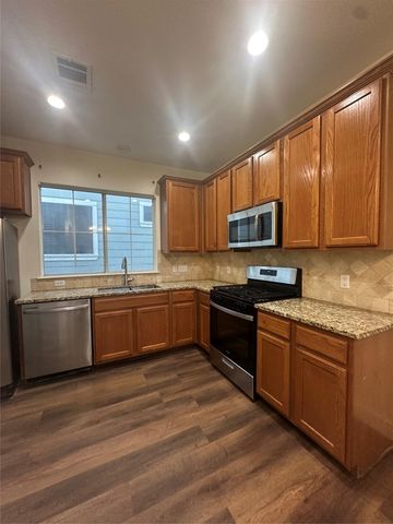 1011 Brodie ST 15, Austin, TX 78704
