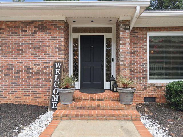 5235 Lanton Circle, Gainesville, GA 30504