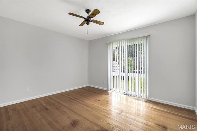 922 Vegas Drive, St Louis, MO 63125