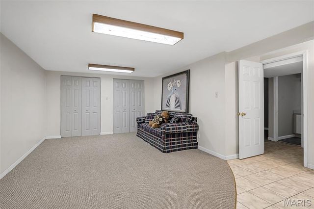 922 Vegas Drive, St Louis, MO 63125