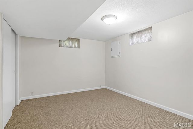 922 Vegas Drive, St Louis, MO 63125