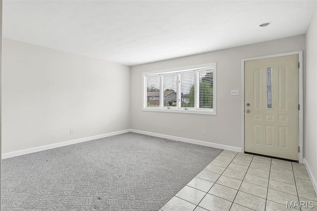 922 Vegas Drive, St Louis, MO 63125