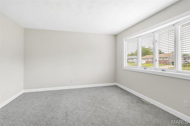 922 Vegas Drive, St Louis, MO 63125