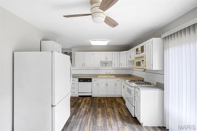 922 Vegas Drive, St Louis, MO 63125