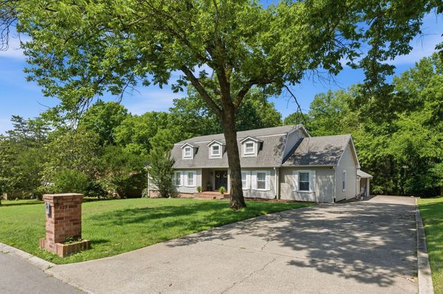 127 Nathan Forest Dr, Hendersonville, TN 37075