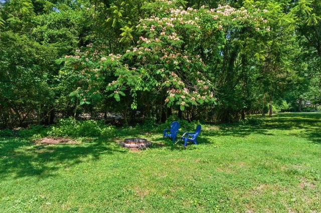 127 Nathan Forest Dr, Hendersonville, TN 37075