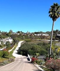Mays Hollow Lane, Encinitas, CA 92024