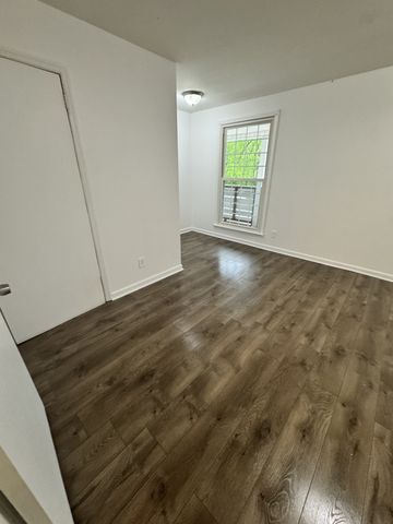 923 Hospital Dr Apt B, Madison, TN 37115