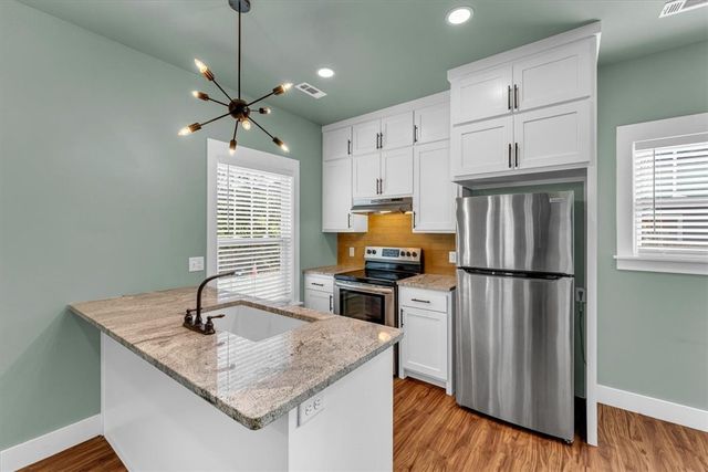 25 W 5th Street, Fayetteville, AR 72701