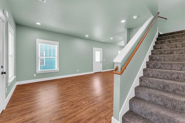 25 W 5th Street, Fayetteville, AR 72701