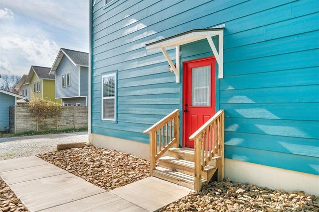 25 W 5th Street, Fayetteville, AR 72701