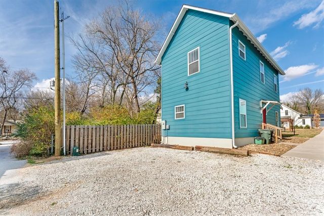 25 W 5th Street, Fayetteville, AR 72701