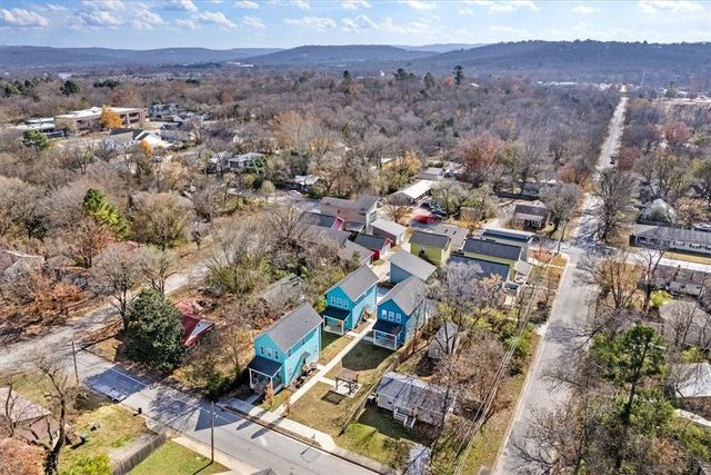 25 W 5th Street, Fayetteville, AR 72701