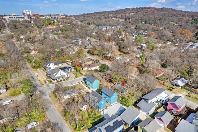 25 W 5th Street, Fayetteville, AR 72701