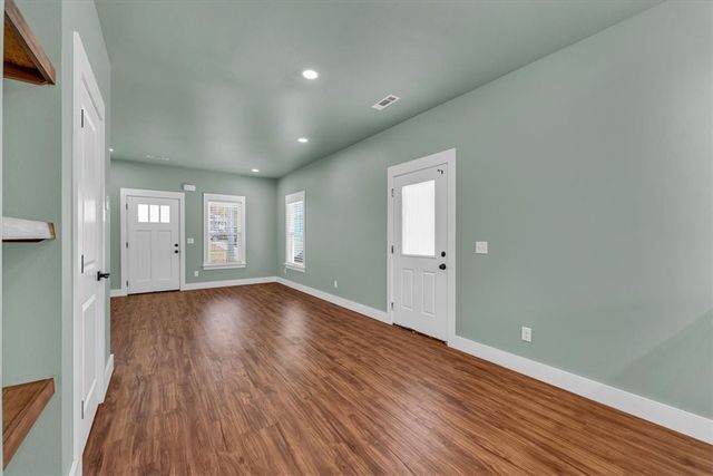 25 W 5th Street, Fayetteville, AR 72701